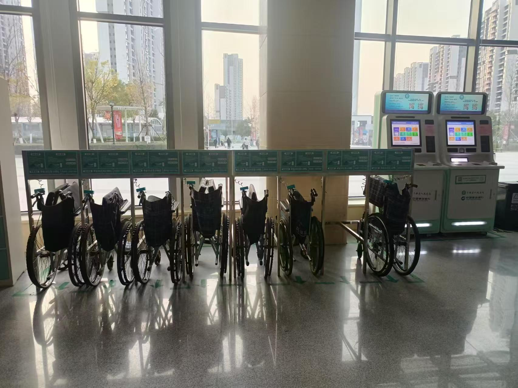 图为医院免费辅具使用共享点